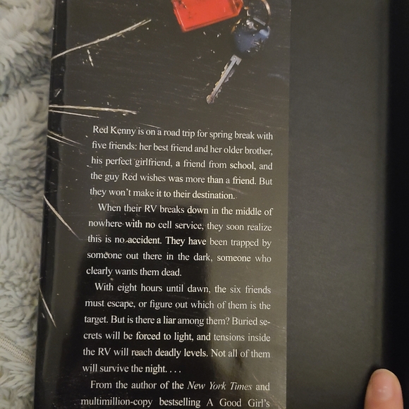 Five survive by Holly Jackson - Picture 2 of 3